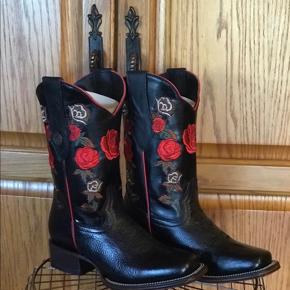 Gorgeous Black leather boots 👢